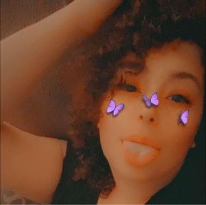 Meet your Posher, Mia